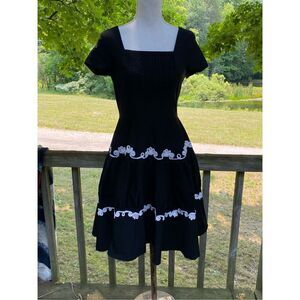 Miusol Women's Black White Embroidery Tiered A-line Dress Size Large